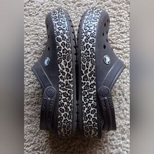 CROCS Women's Leopard Print Clogs - Brown